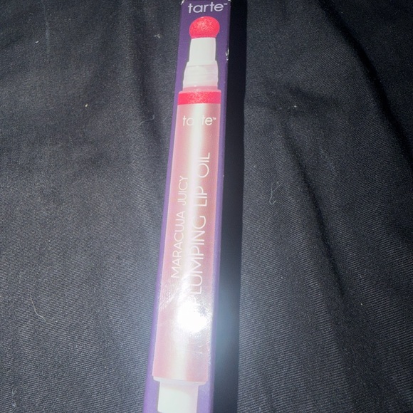 tarte Other - Tarte Maracuja Juicy Plumping Lip in shimmering hibiscus